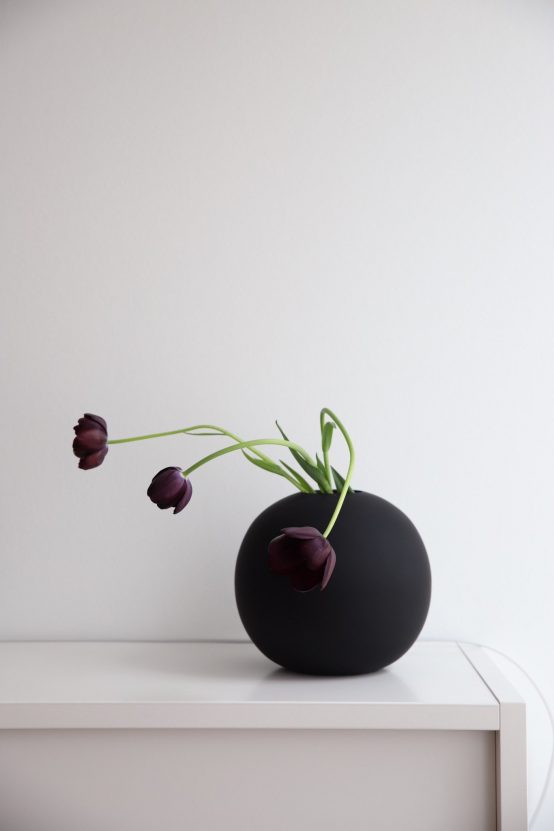 ball vase black, sort, cooee design