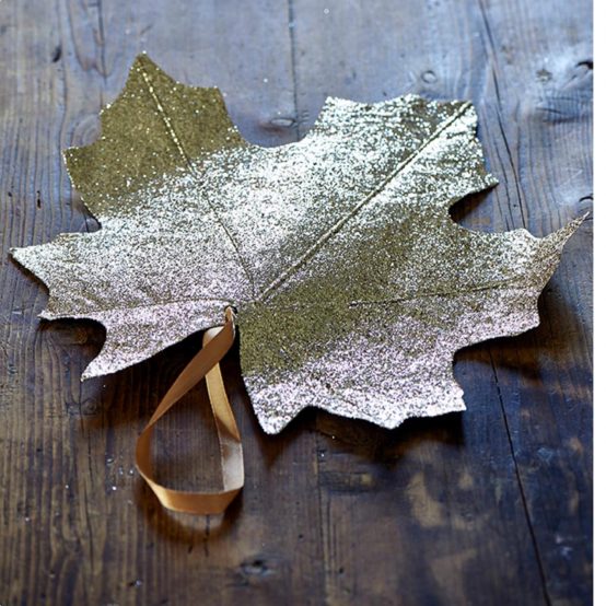 magical maple leaf decoration riviera maison, gull blad julepynt